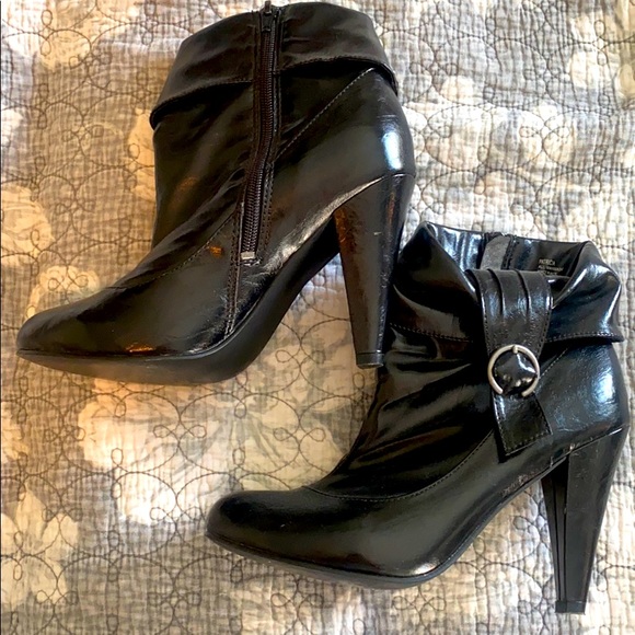NWOT VIGOSS BLACK BOOTIES Size 8 - Picture 2 of 4